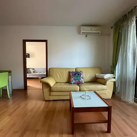 Tania's Apartman Napospart