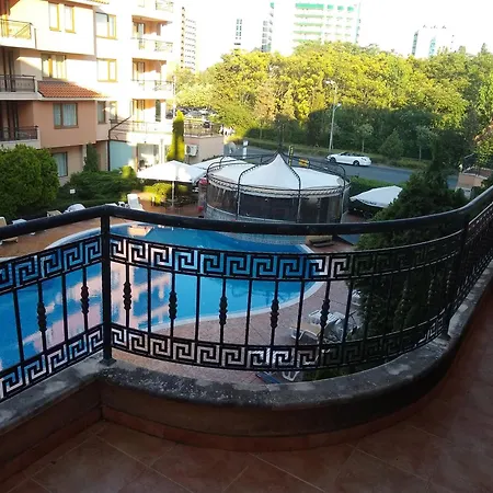 Tania's * 阳光海滩